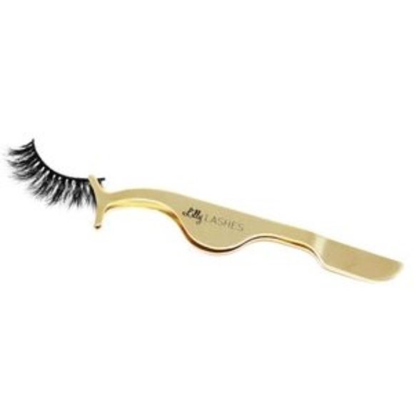 Rule The World Boutique Makeup Section - Picture 4 of 8